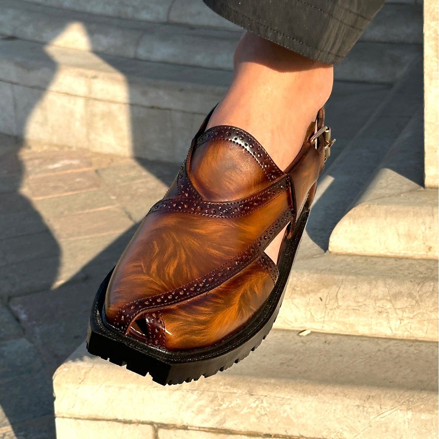 Glory Brown Leather Narozi